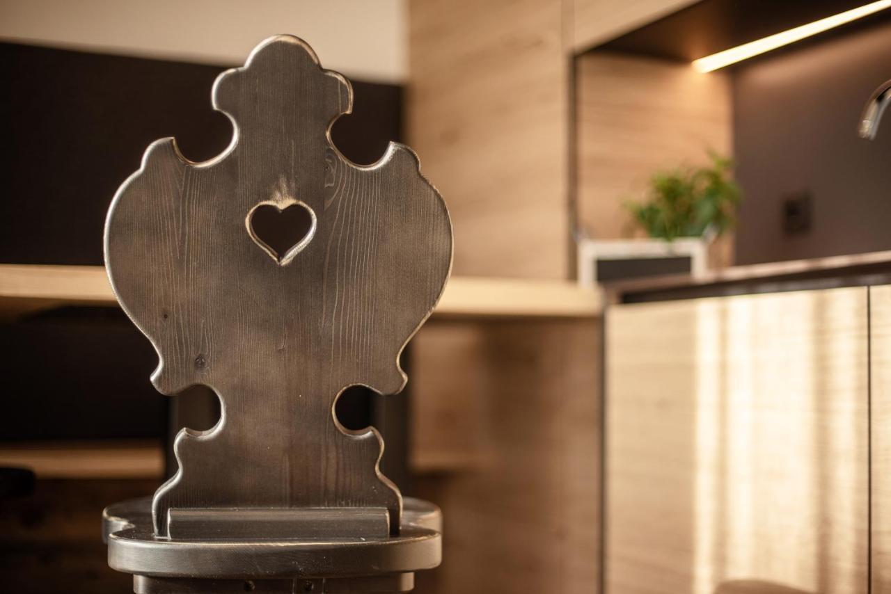 Appartement- Und Wellnesshotel Winkler ฟัลเซส ภายนอก รูปภาพ