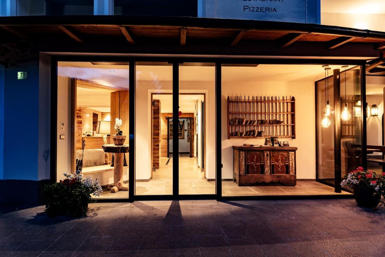 Appartement- Und Wellnesshotel Winkler ฟัลเซส ภายนอก รูปภาพ