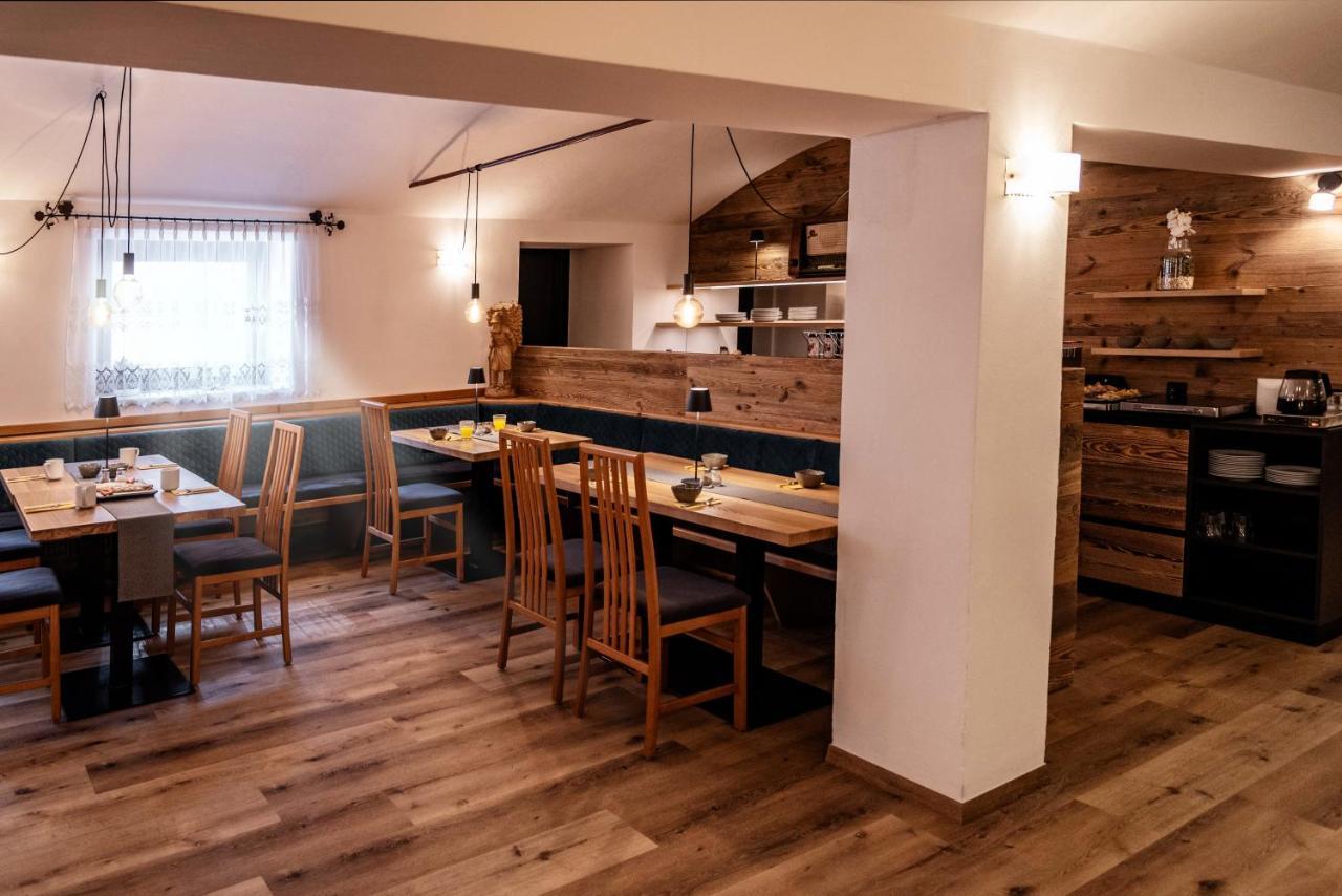 Appartement- Und Wellnesshotel Winkler ฟัลเซส ภายนอก รูปภาพ
