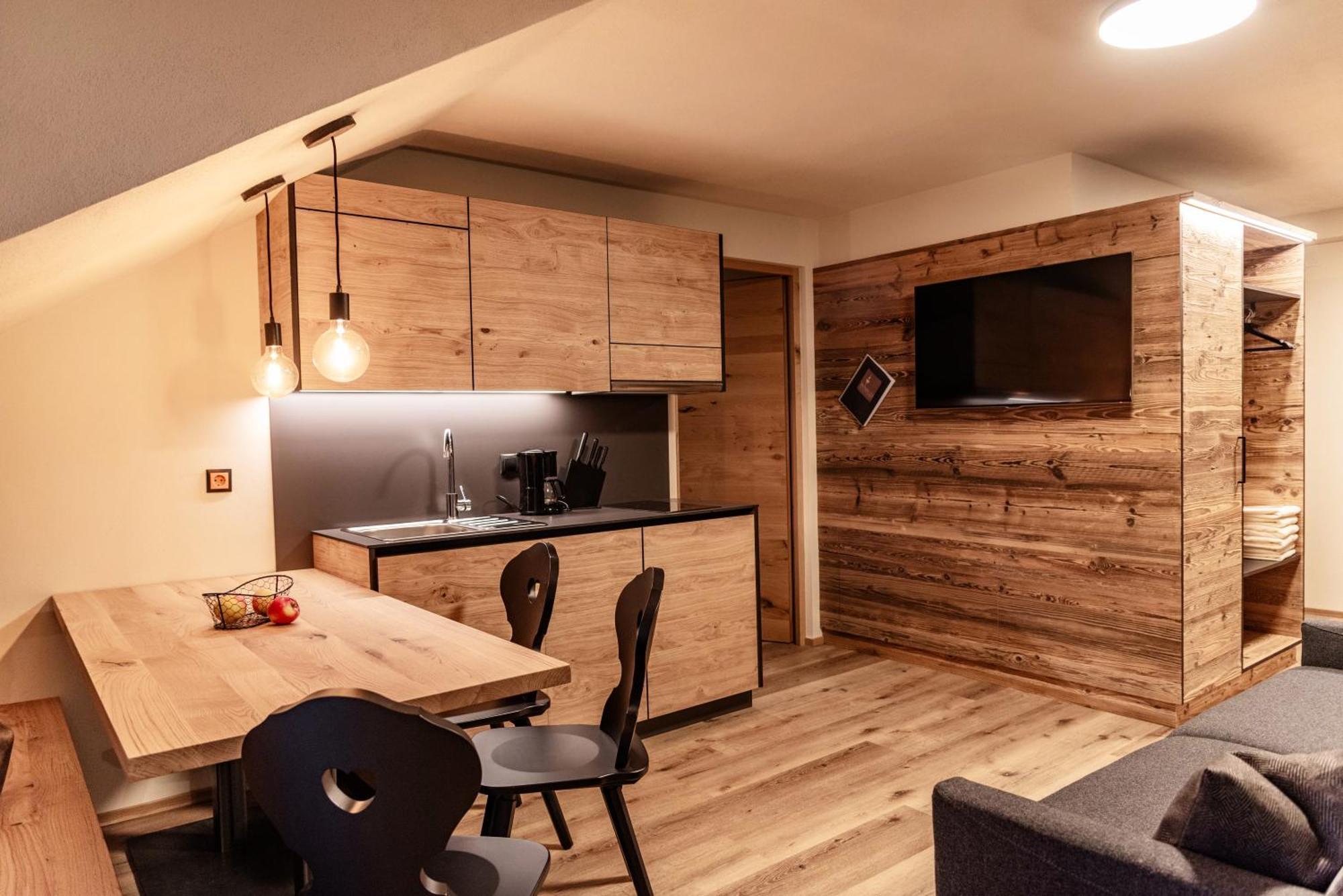 Appartement- Und Wellnesshotel Winkler ฟัลเซส ภายนอก รูปภาพ