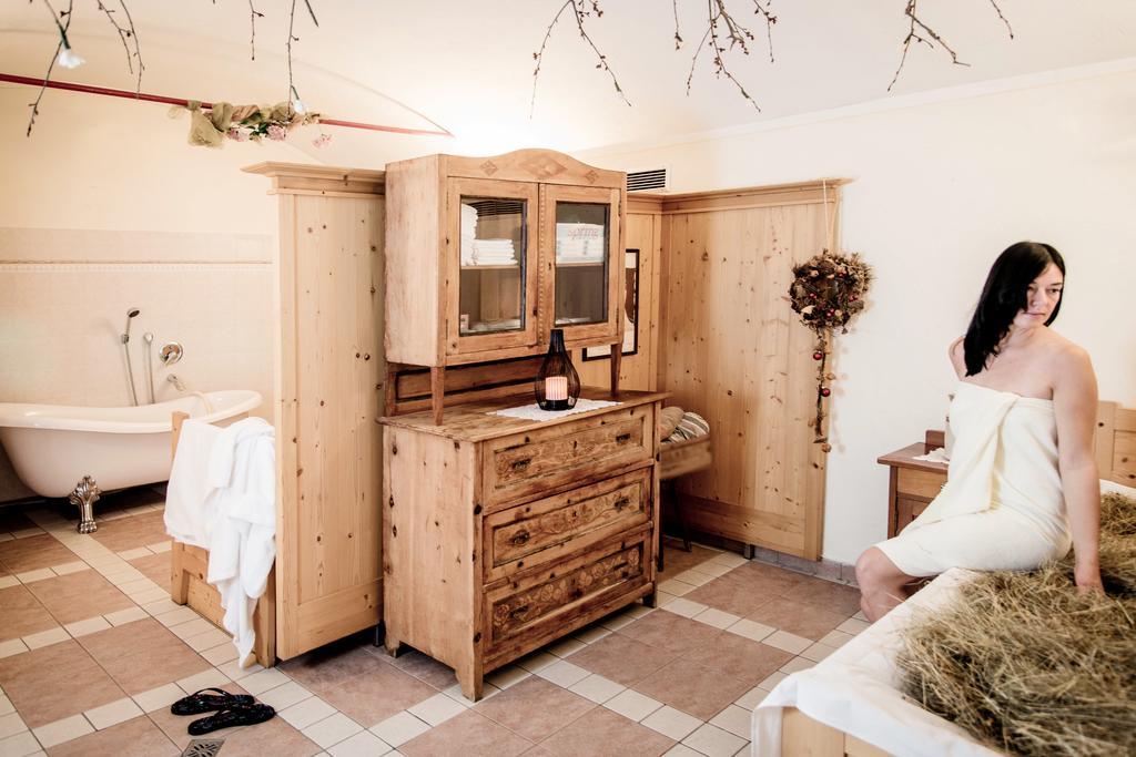 Appartement- Und Wellnesshotel Winkler ฟัลเซส ภายนอก รูปภาพ