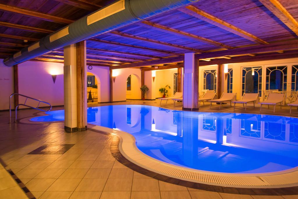 Appartement- Und Wellnesshotel Winkler ฟัลเซส ภายนอก รูปภาพ