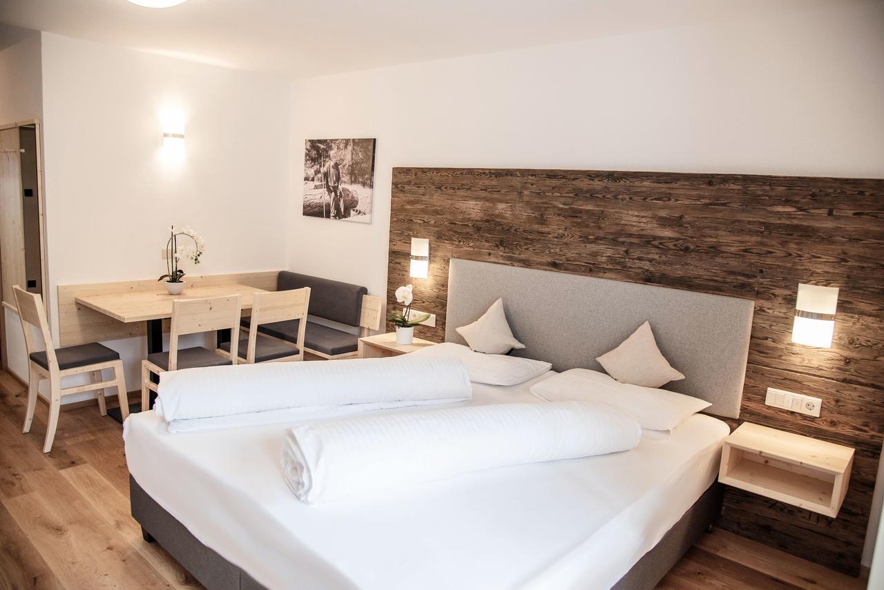 Appartement- Und Wellnesshotel Winkler ฟัลเซส ภายนอก รูปภาพ