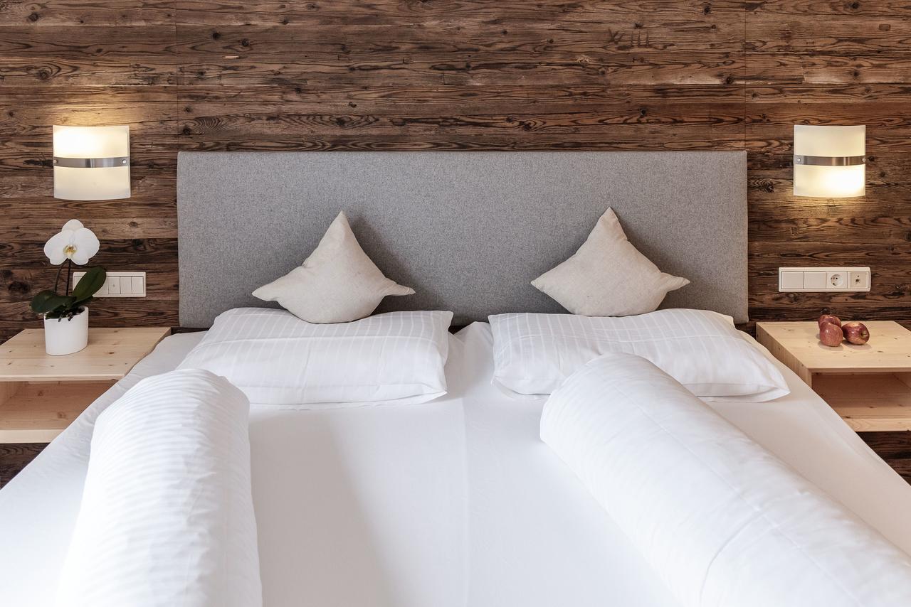 Appartement- Und Wellnesshotel Winkler ฟัลเซส ภายนอก รูปภาพ